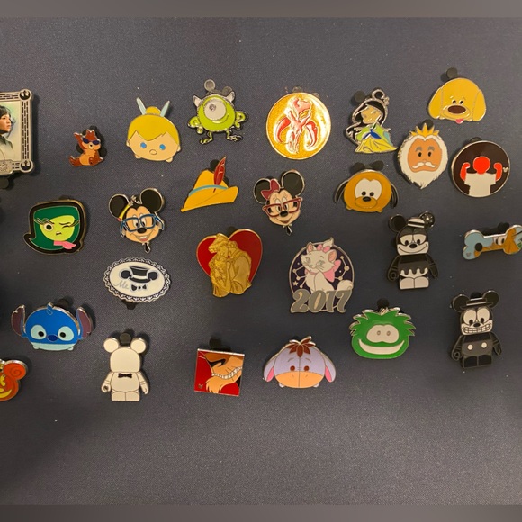 52 Assorted Disney Pins - Picture 2 of 2